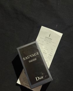 Dior Sauvage Eau de Parfum Spray, Regular Size 100 mL (3.4 fl oz) Fully sealed