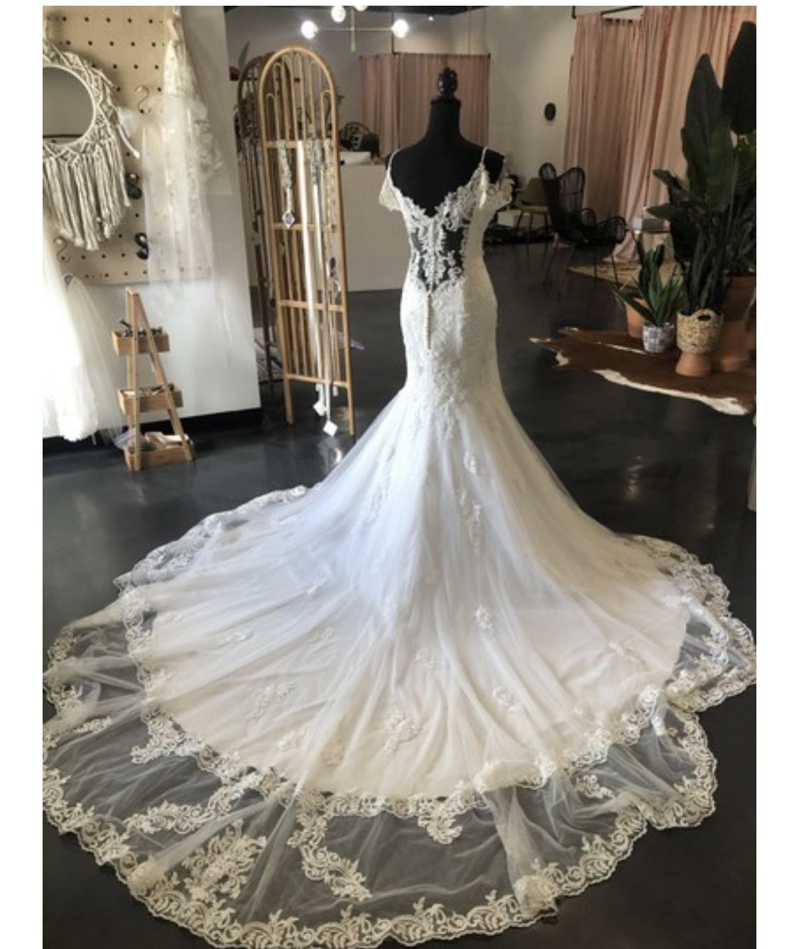 Maggie Sottero Della Wedding Dress Sample Label size 14