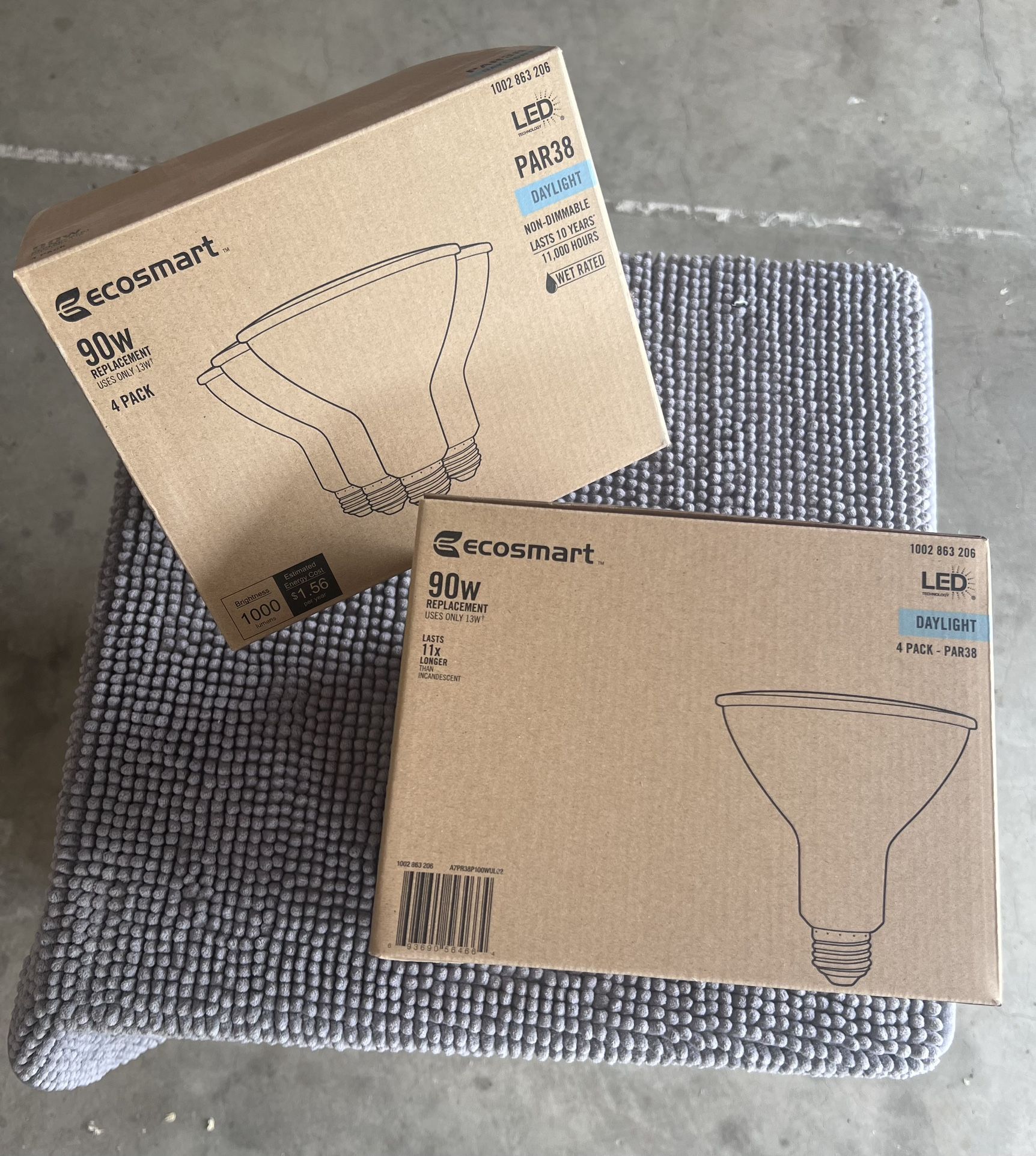 Brand New Recess Ceiling Light Bulbs 4 Pack X2 120v