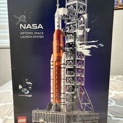 LEGO Icons Artemis Space Launch System 10341
