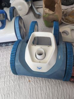 4-wheel drive suction-side pool vacuum for in-ground pools up to 20x40 ft. Features V-Flex turbine technology for clog-free cleaning and strong perfor