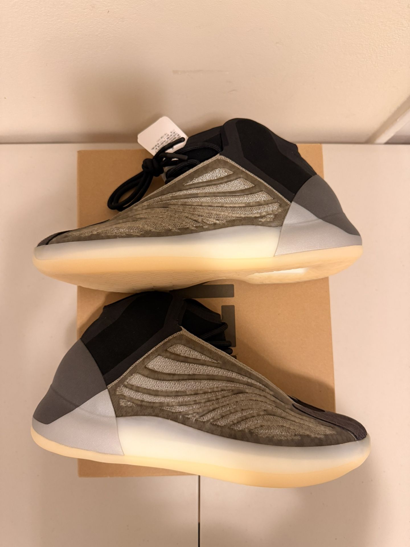 Adidas Yeezy QNTM Barium Size 8.5 Men