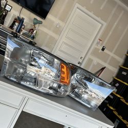 Ram 1500 Brand New Headlights * Comes With LED Bulbs * 