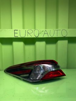 2018 2019 2020 TOYOTA CAMRY Left Driver Side Quarter Panel / Outer Tail Light OEM 81560-06720