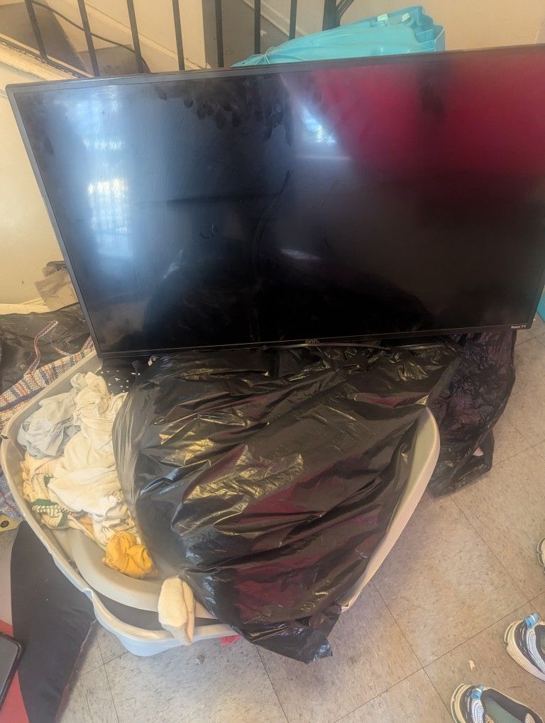 43" Roku TV $300