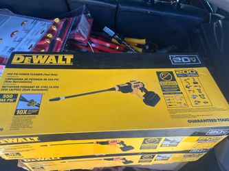 DEWALT 550 PSI PRESSURE WASHER 20 V BRAND NEW