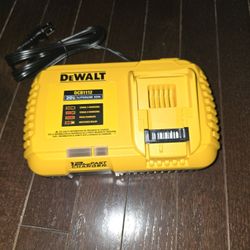 
DEWALT
20V MAX / 60V MAX FLEXVOLT Lithium-Ion Fan Cooled Fast Battery Charger
