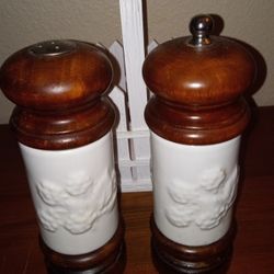 Salt Shaker, Pepper Grinder And Caddy 
