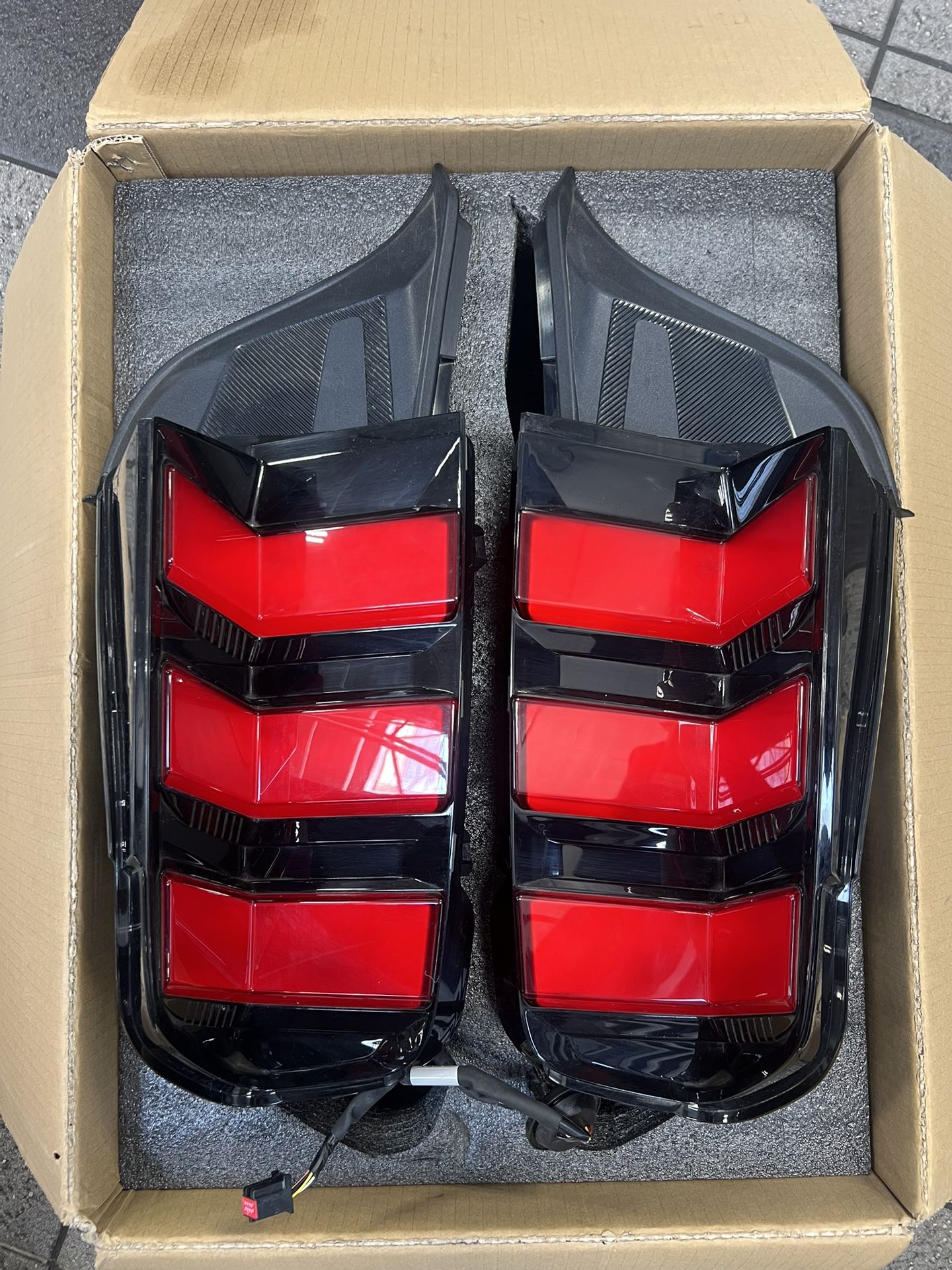 OEM Ford Mustang Tail Lamp Assembly (2024-2025)
