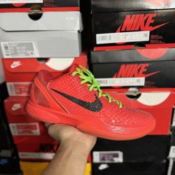 Kobe 6 Protro Reverse Grinch size 10.5 Close To VNDS