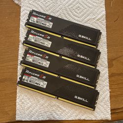 DDR5 G.Skill Ripjaws S5 ( 4 x 16GB )