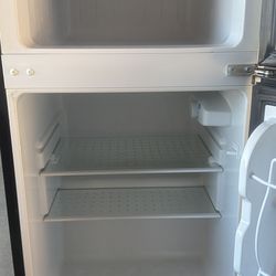 Igloo 3.2 Cu Ft Mini Fridge w/ Freezer – Stainless –