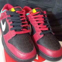 NIKE SIZE MEN SZ 12 W/Box