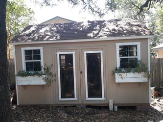 READ DESCRIPTION-She shed/ work shed/ tiny house/ storage shed