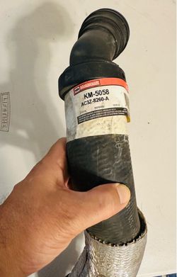 Motorcraft KM-5058 (AC3Z-8260-A) Upper Radiator Hose – OEM Ford