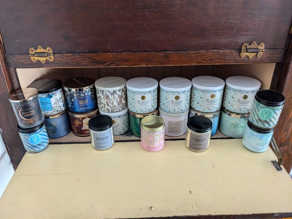 Brand New Bath And Body Works Candle Bundle!