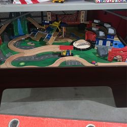 Fully Assembled Train Table - Some Accessories/tracks And Building!