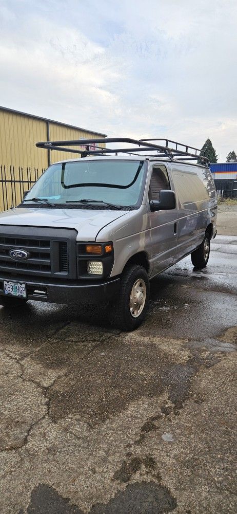 2010 Ford E-250