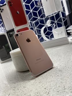 iPhone 7 32GB unlocked to any carrier! Like new!