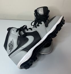 Jordan 1 Men's Size 10 Alpha Menace Mid Football Cleats