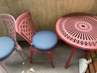 Patio Table And Chairs 