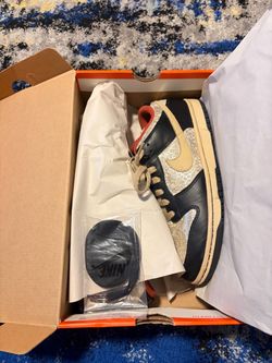 Nike Dunk Low Sneakers with Extra Laces