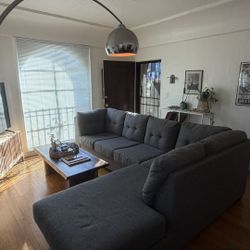 Living Spaces Couch w/ pull out bed