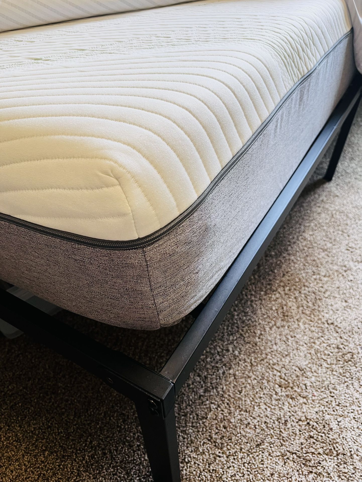 Like New, Queen Gel Memory Foam Mattress with platform frame
