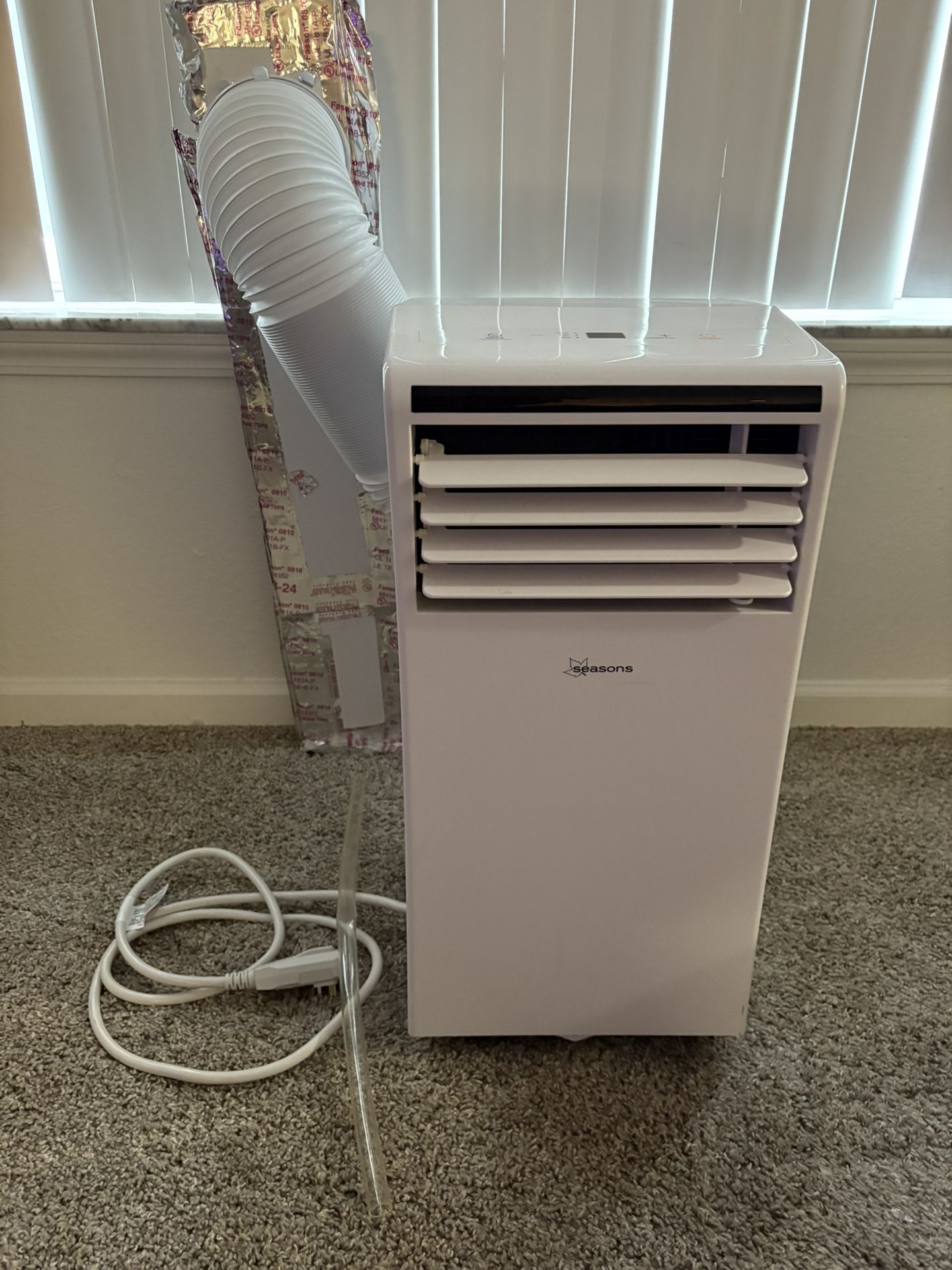 Seasons SM09R1 9,000 BTU (5,000 BTU, DOE) Portable Air Conditioner