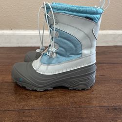 Women’s North Face Snow Boots (Size 6)