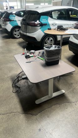 Electric Adjustable desk
