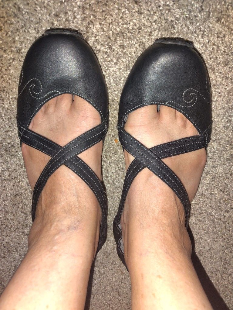 Ahnu Leather Shoes Used