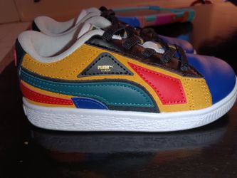 Kids Suede Pumas Size 9