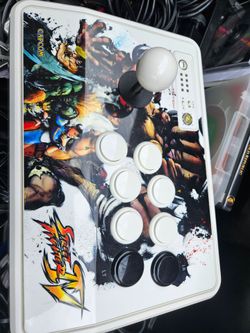 Mad Catz Street Fighter IV Arcade FightStick Xbox 360
