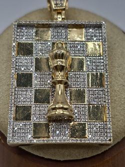 10KT CHESS PENDANT