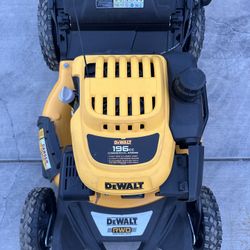 DEWALT 21 in. 196cc E-GOV Engine 3-in-1 Gas RWD Self-Propelled Lawn Mower with High Rear Wheels