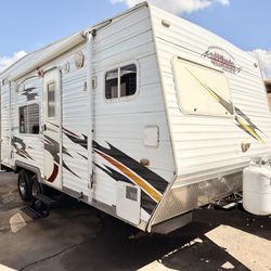 2005 Eclipse Attitude Toy Hauler 23Ft Has Generator And Fuel Station