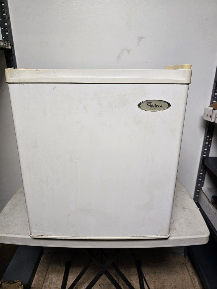 Whirlpool Mini Fridge