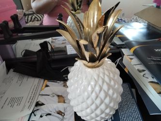 Pineapple Ceramic Ornament For Kitchen (Medium Size)