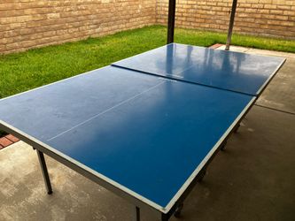 Ping-pong table