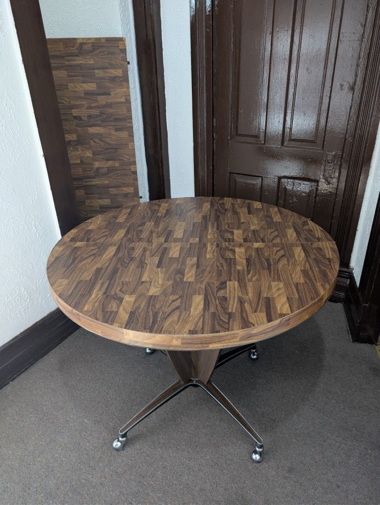 Vintage Mid Century Modern MCM Round Table With Leaf