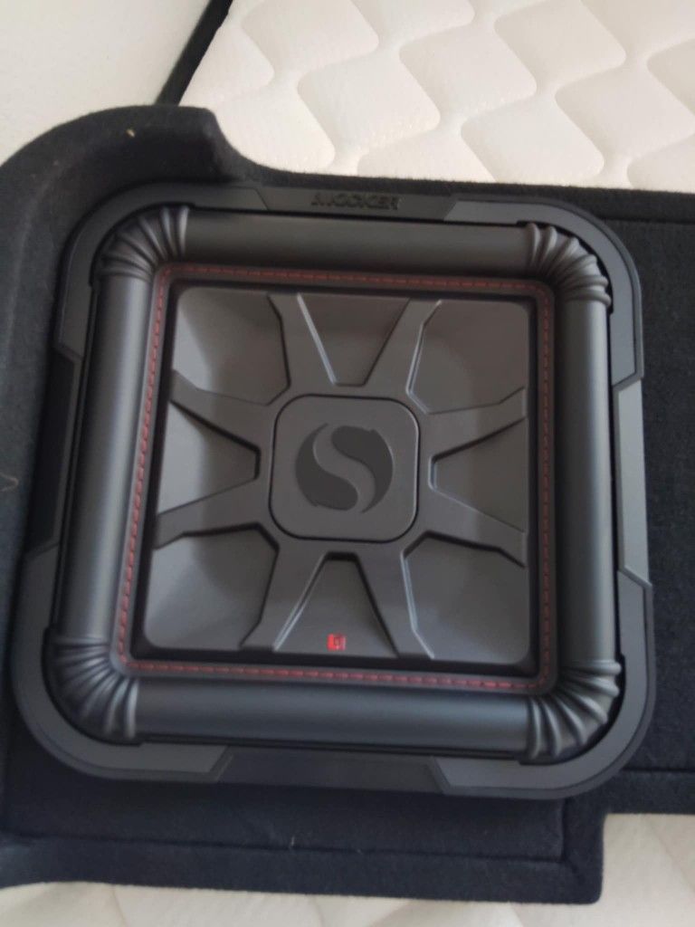 12" Solar X Kickers With Truck Box And Amp