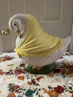 Large Swan Bowl