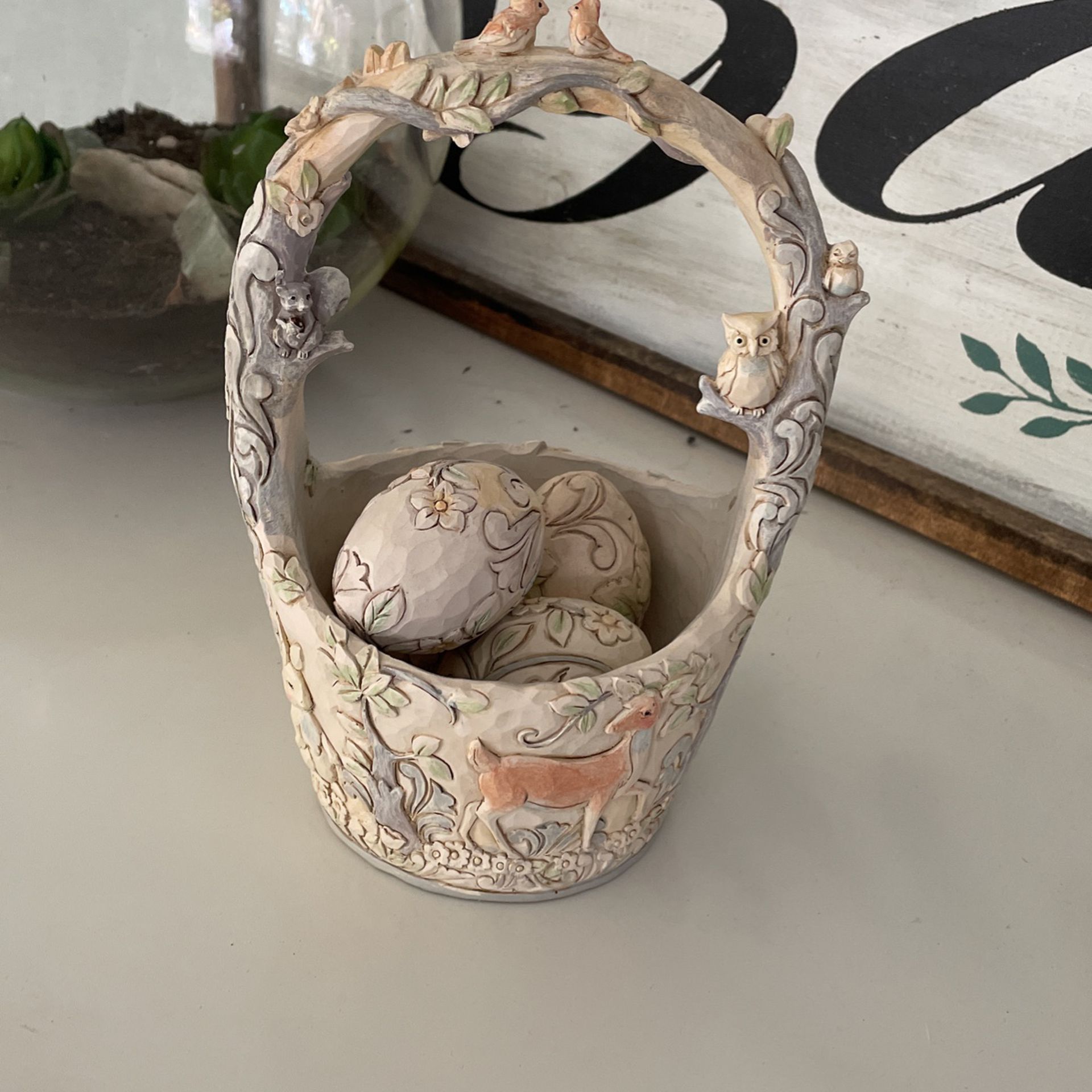 Jim Shore Easter Basket With 4 Eggs