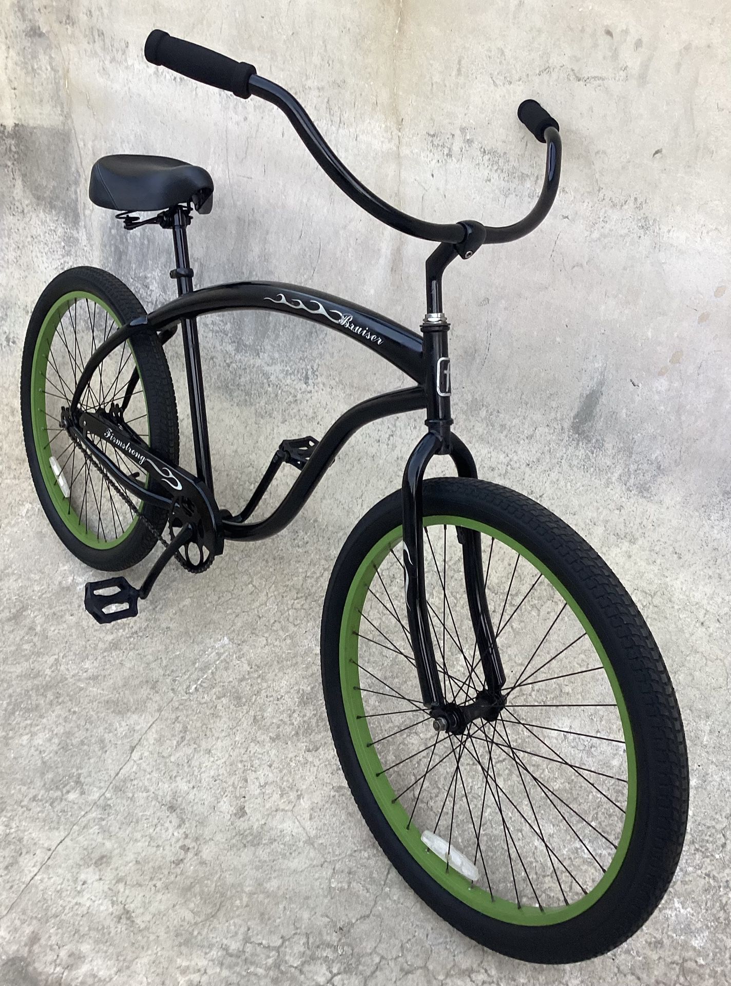 URBAN FIRMSTRONG BRUISER CRUISER BIKE Very Clean