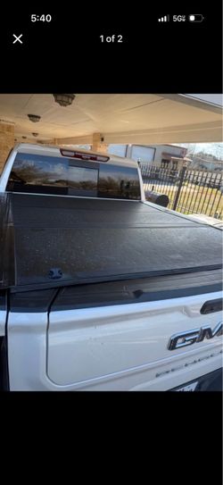 Truck bed cover