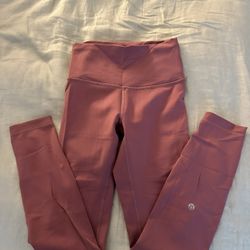 Pink Lululemon Wunder Under Size 4