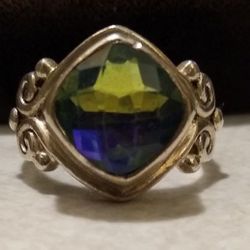 New In Box Pretty 😍 Genuine Rainbow 🌈 Quartz Ring! 💍💚💜 