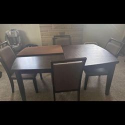 6 Seater Dining Table Includes Table Cover And Captain Chairs