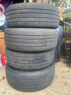 Set of 4 Used All-Season Tires 275/50/22 with abt 7/32, were used on a Tahoe